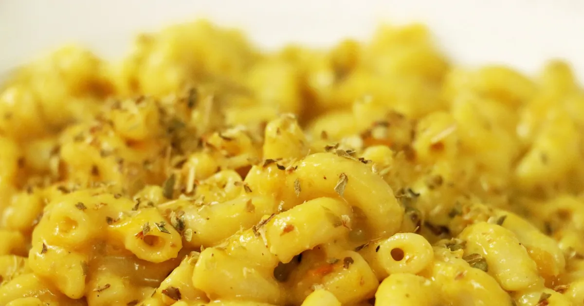Kid & Adult Friendly (Vegan) Mac & Cheese - Forkly