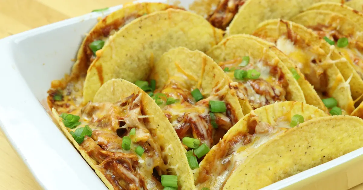 5 Ingredient Baked Chicken Enchilada Tacos - Forkly