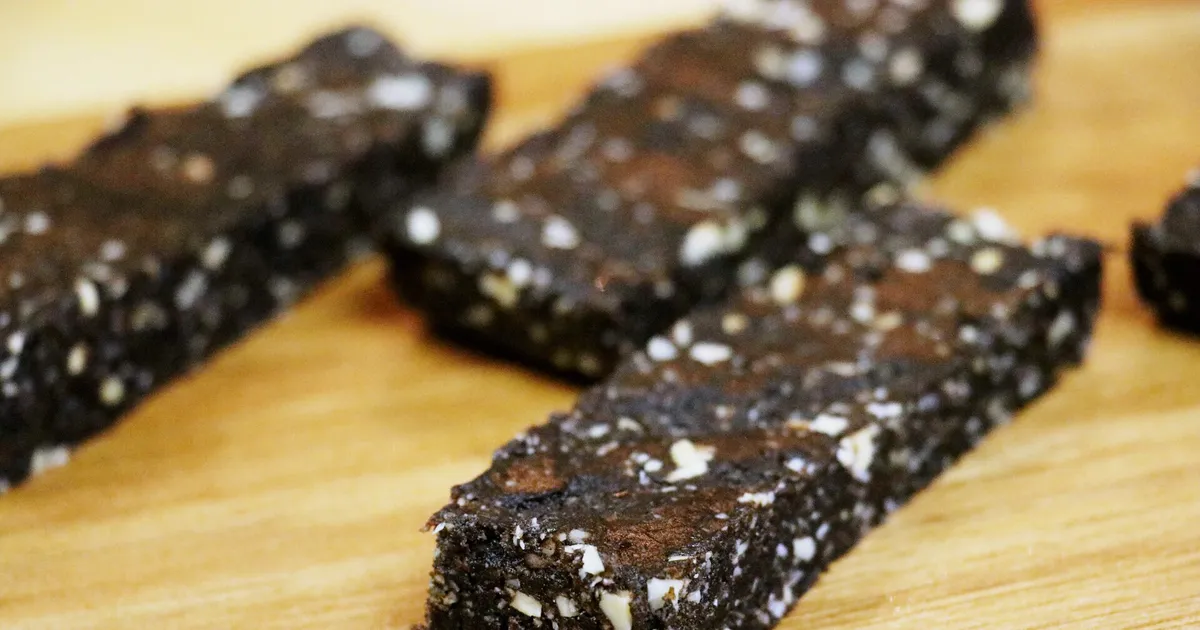 Chewy Healthy Snack Bars - Forkly