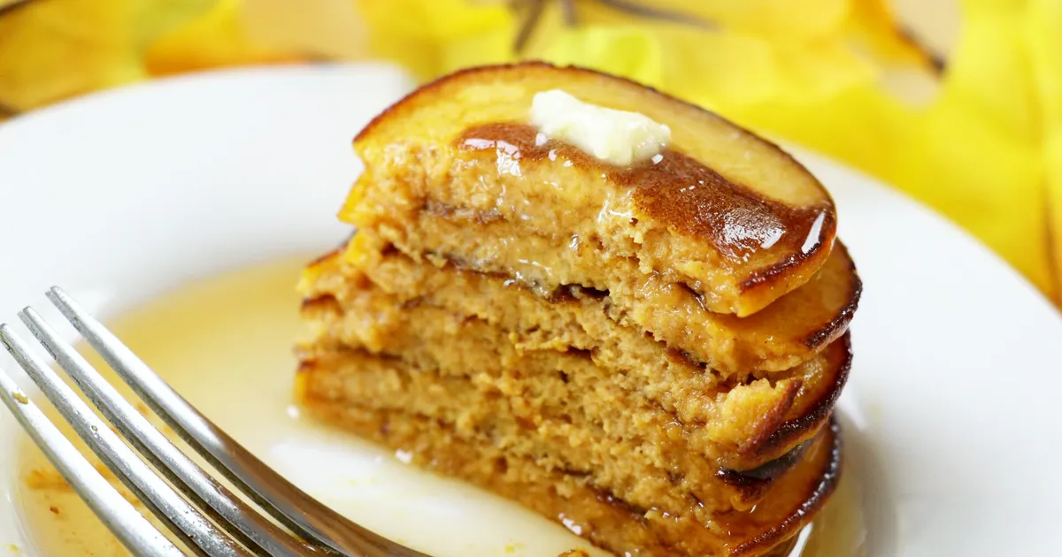 Grain-Free Pumpkin Spice Protein Pancakes - Forkly