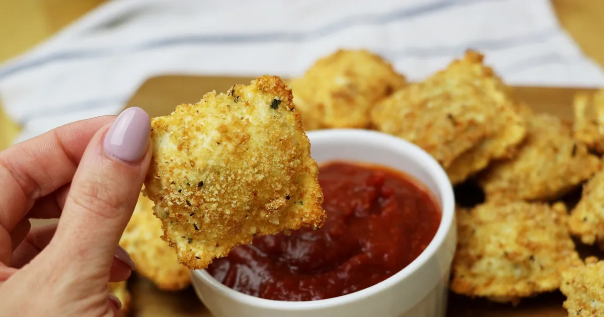 Oven Baked Ravioli Dippers - Forkly