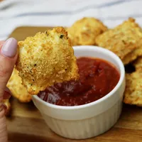 Oven Baked Ravioli Dippers