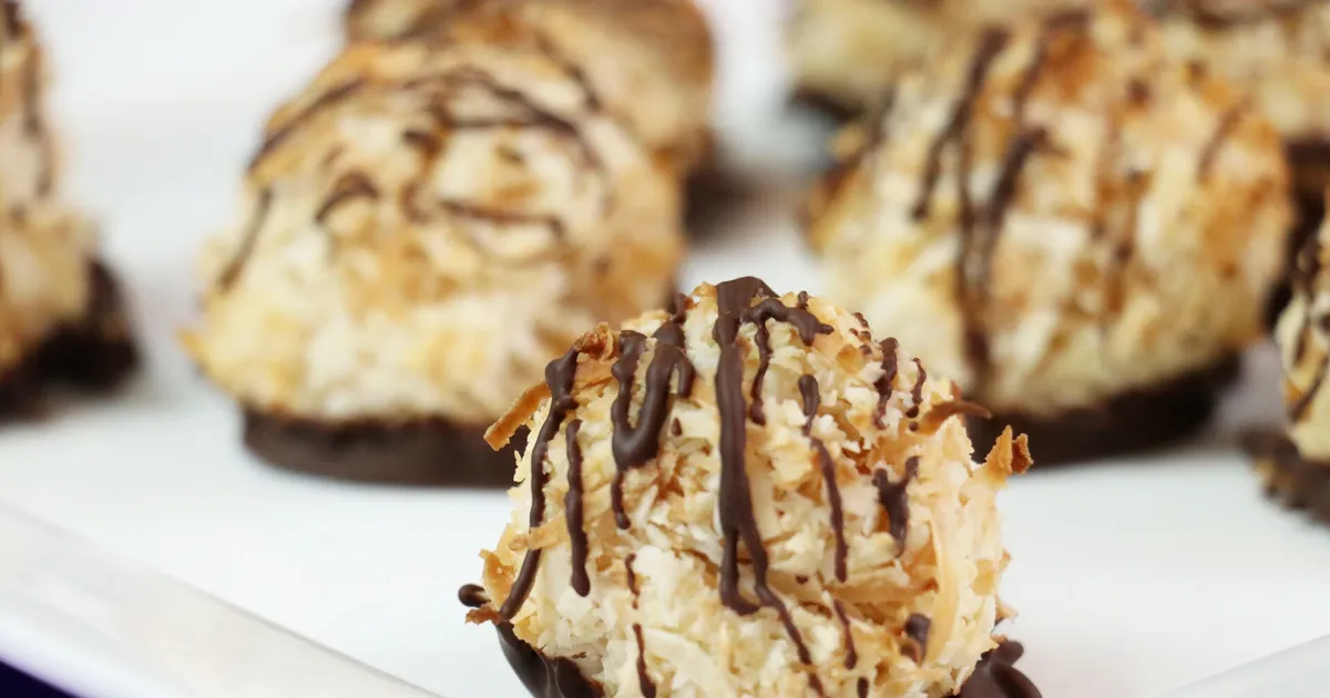 Vegan Keto Coconut Macaroons - Forkly