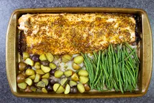 Simple Salmon Sheet Pan Dinner