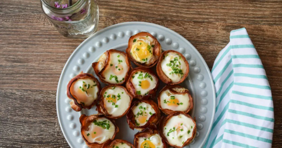 Bacon Avocado Egg Cups - Kirbie's Cravings