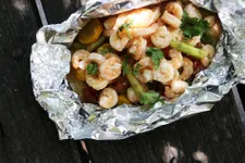 Quick And Easy Lemon Garlic Foil Packet Shrimp