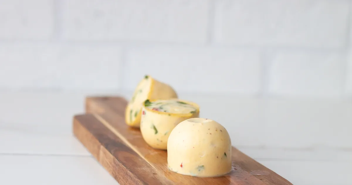 Starbucks Copycat Egg Bites: Fire-Roasted Red Pepper & Cheese - Forkly