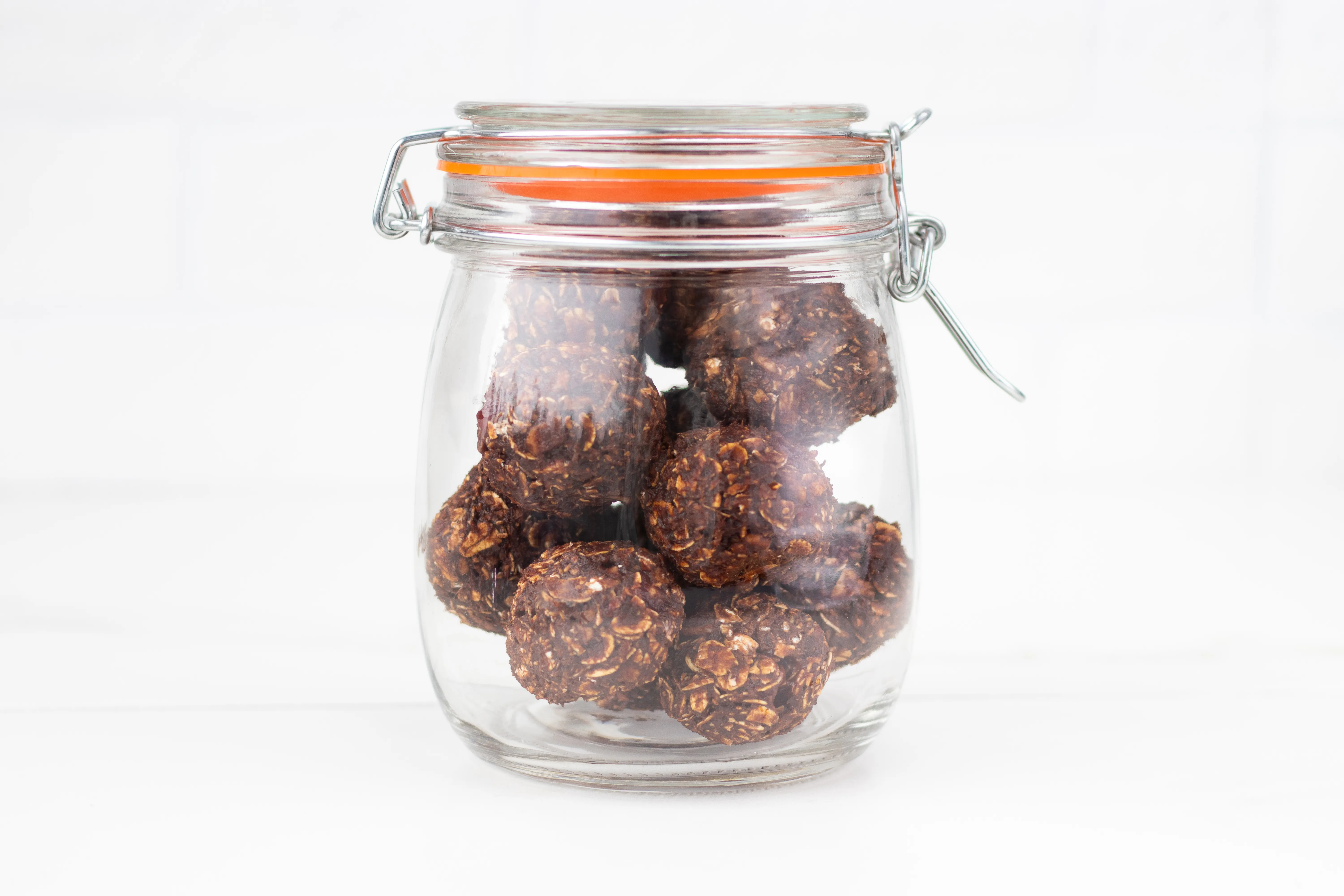 No-Bake Nut-Free Chocolate Raspberry Stuffed Snack Bites - Forkly
