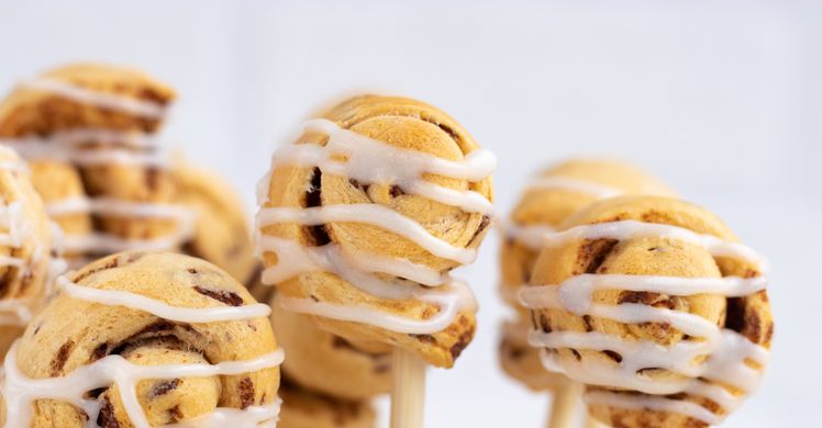 Super Simple Mini Cinnamon Bun Pops - Forkly