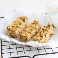 Easy Nut-Free No-Bake Chocolate Chip Granola Bars