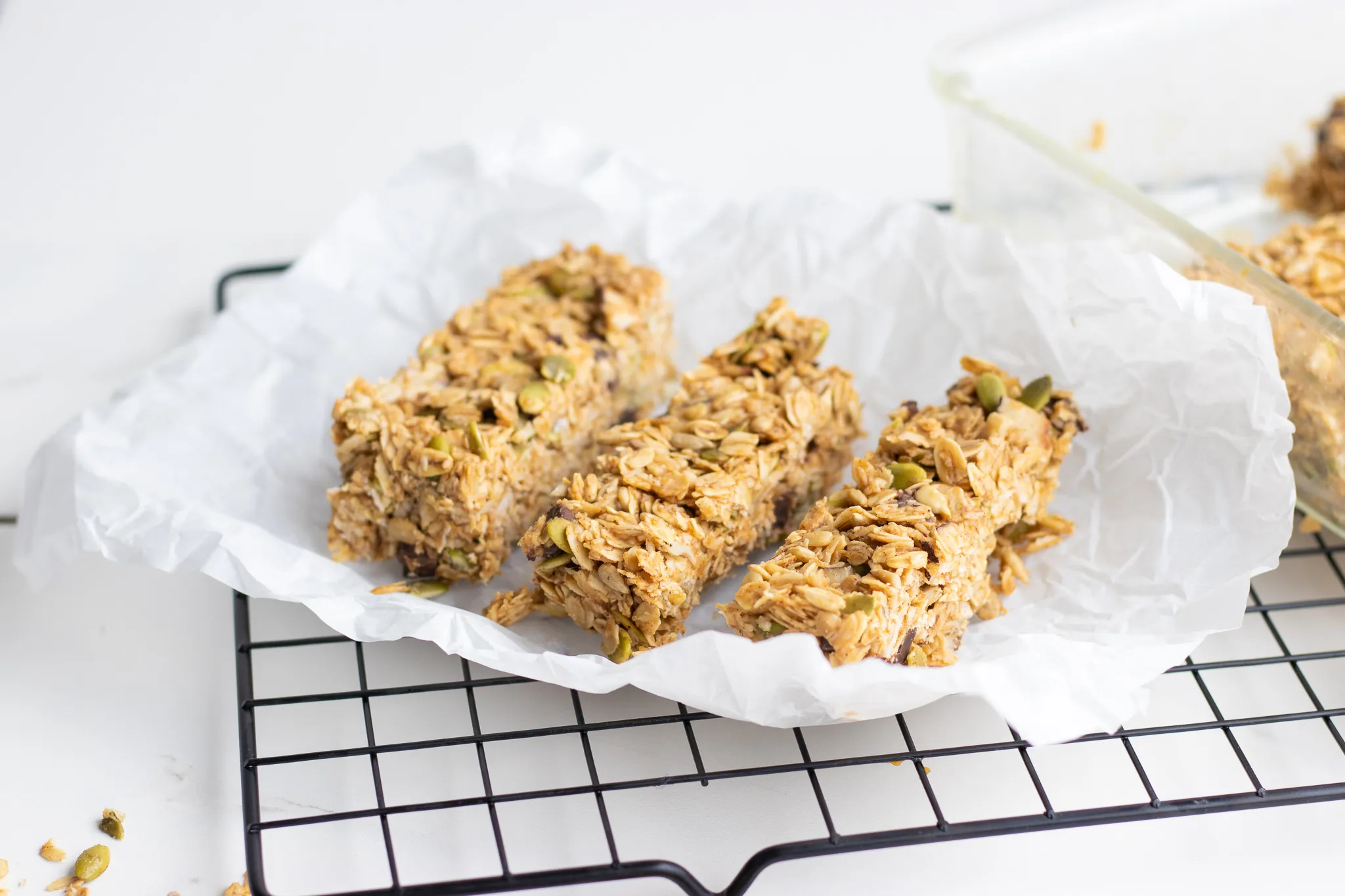 Easy Nut-Free No-Bake Chocolate Chip Granola Bars - Forkly