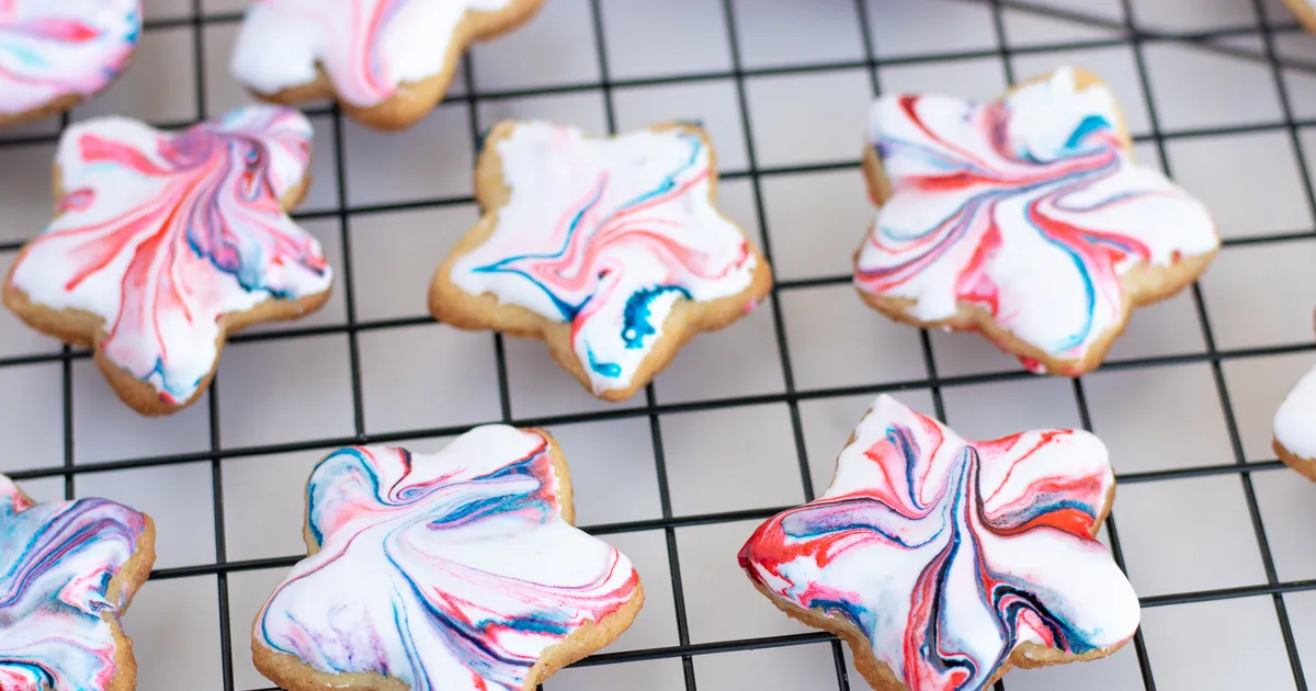 Easy Fourth of July Marbled Sugar Cookie Hack - Forkly