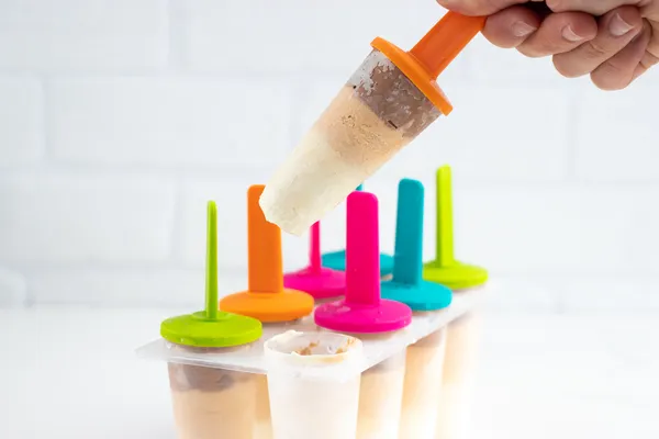 3-Ingredient Pudding Cup Rocket Popsicles