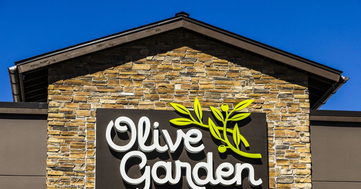 Olive Garden Offers Family Bundles That Are Perfect For Easter Dinner